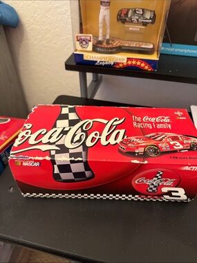 1998 Dale Earnhardt Coca-Cola NASCAR 1:24 scale diecast car.